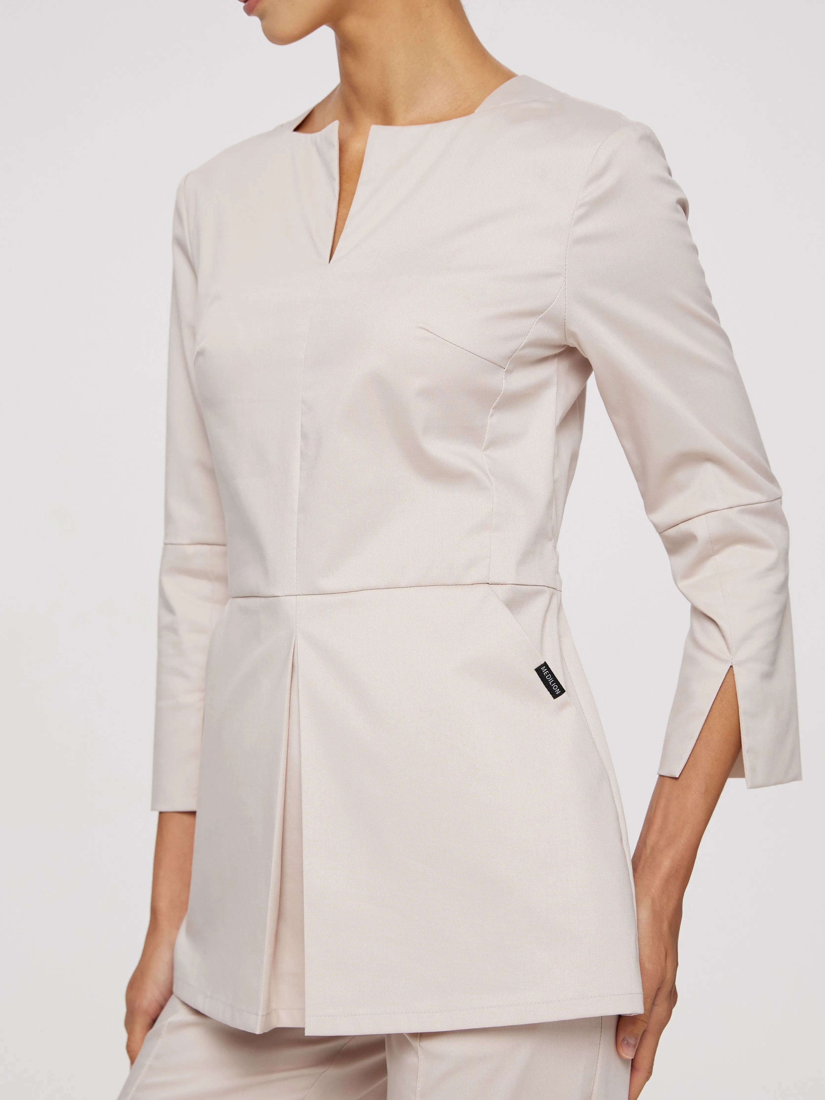 Женская медицинская рубашка CWT-22 (жемчужно-бежевый)