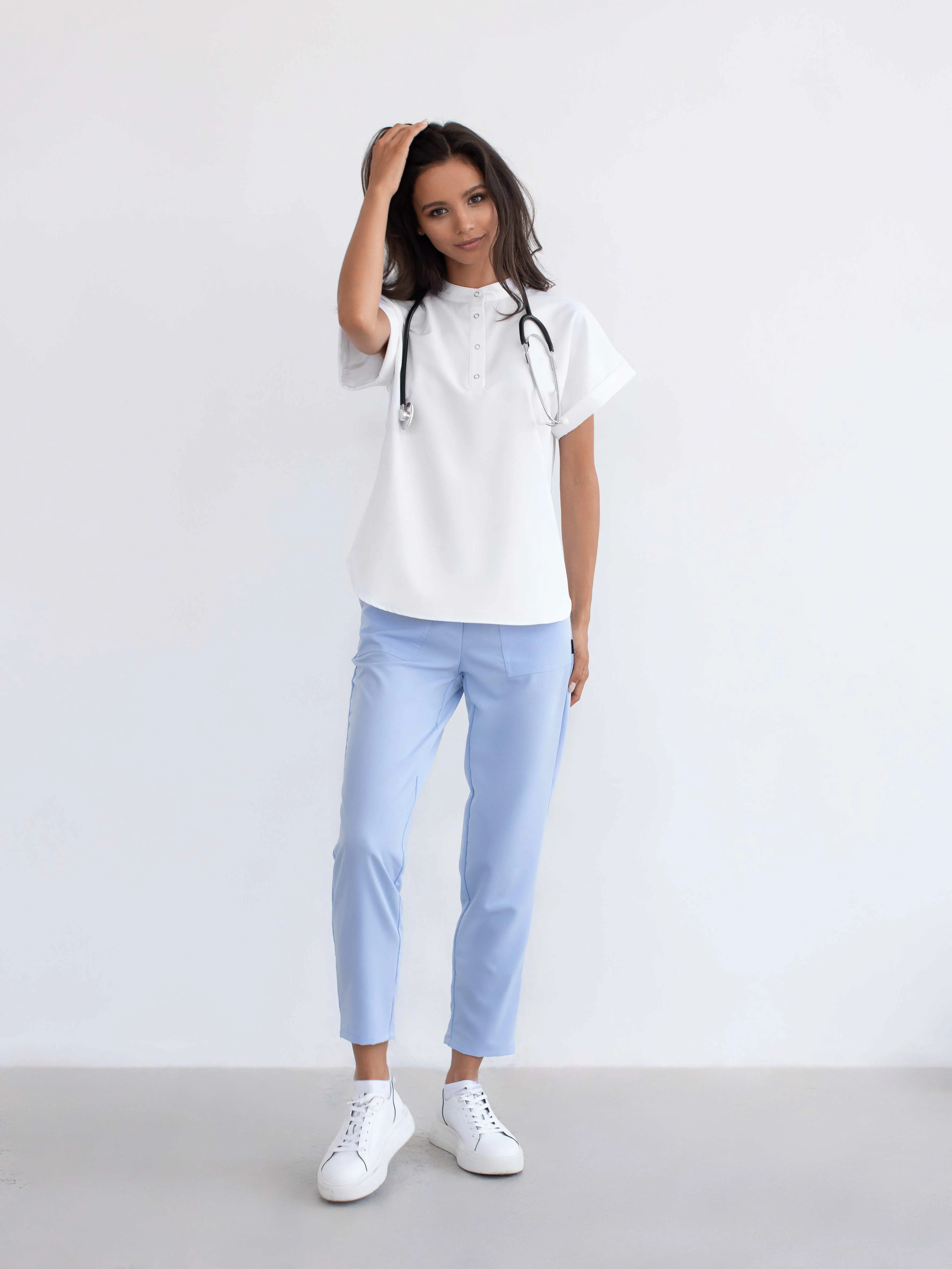 Женский медицинский костюм SWT4-P5 (белый/голубой)